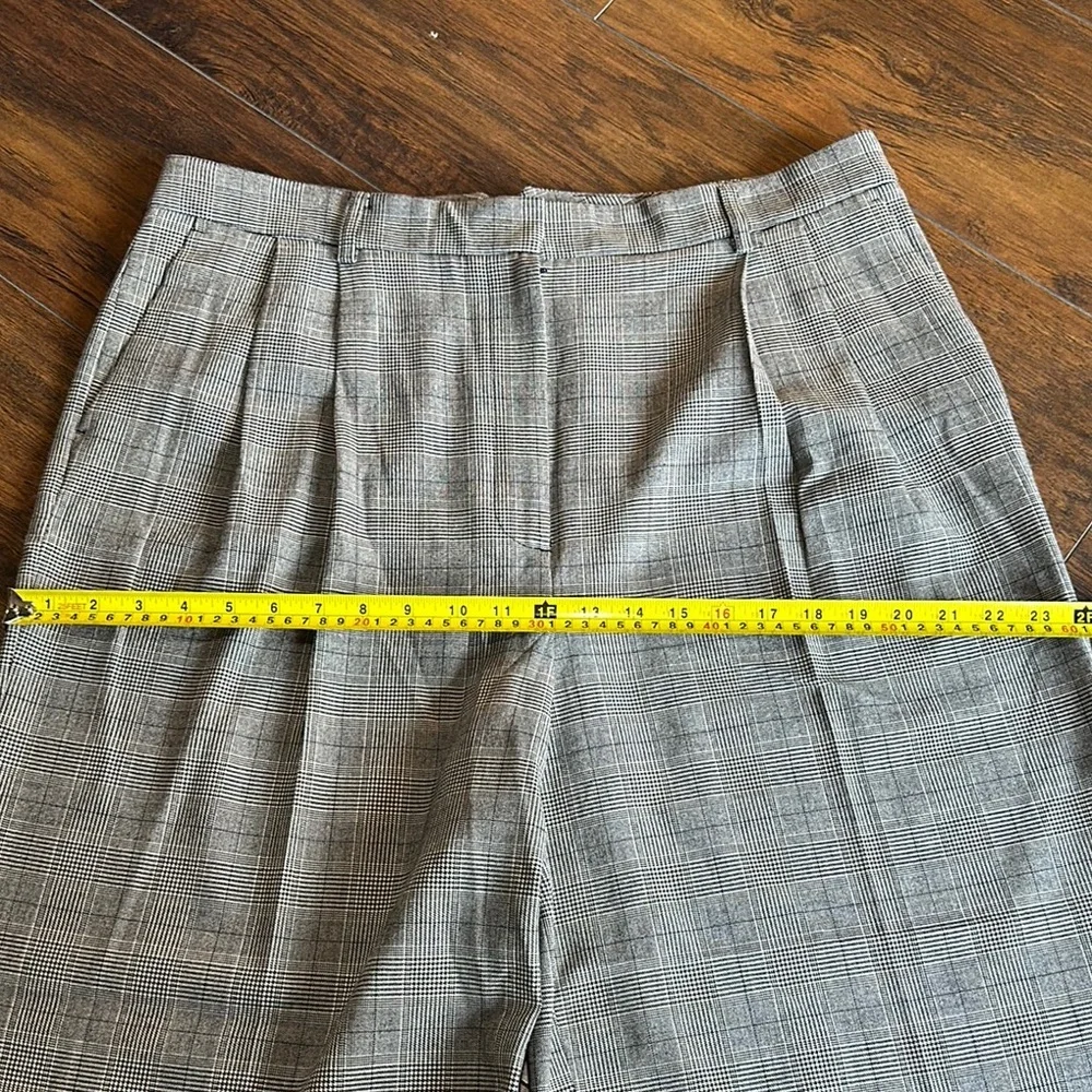 NWOT DKNY Women’s Black & Gray Plaid Wide Leg Pleated Pants